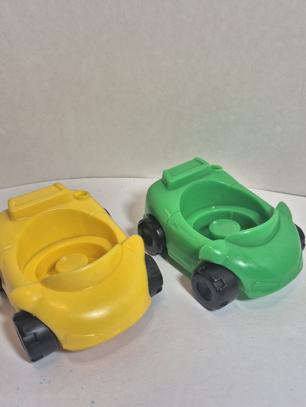 Fisher Price Little People 1995 Yellow & Green Cars Ramp Garage Single Seat